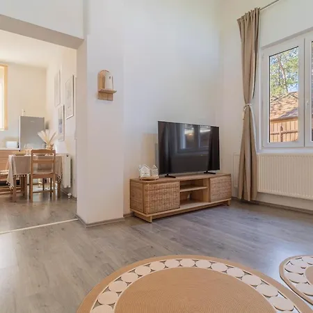 Daire Zipe Vendeghaz W Ac By Nw Siofok