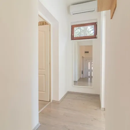 Zipe Vendeghaz W Ac By Nw Siofok